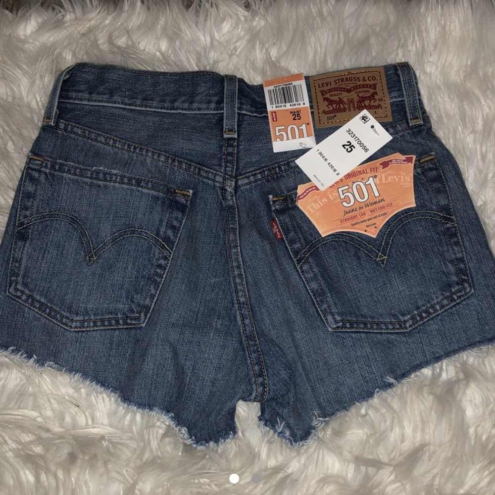 501 Levi shorts never worn